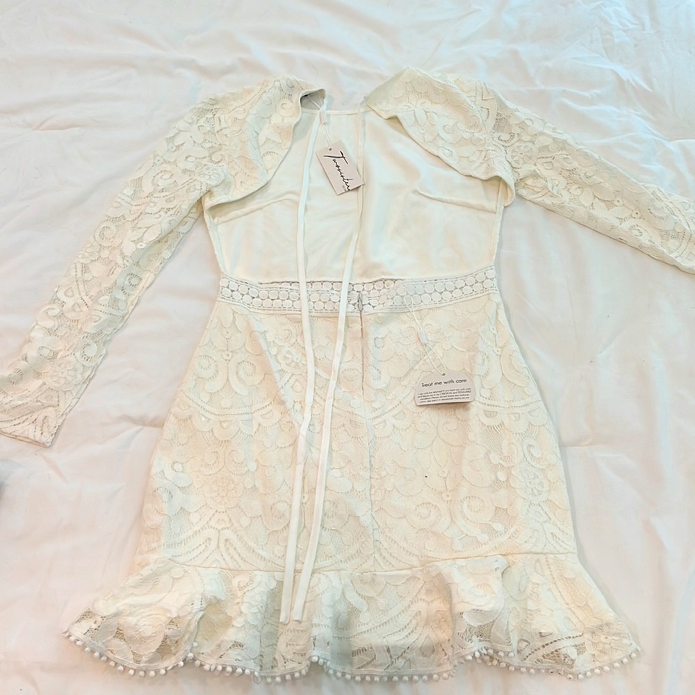 White Jaus Dress 🤍 designed in Australia